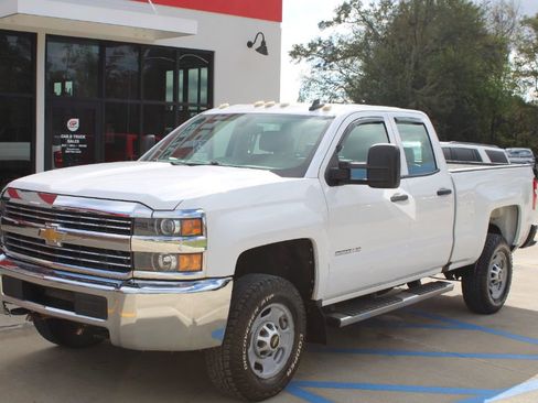 Used 2017 Chevrolet Silverado 2500 W/T image 1