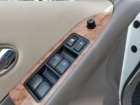 Used 2012 Nissan Murano LE w/ Platinum Pkg image 18