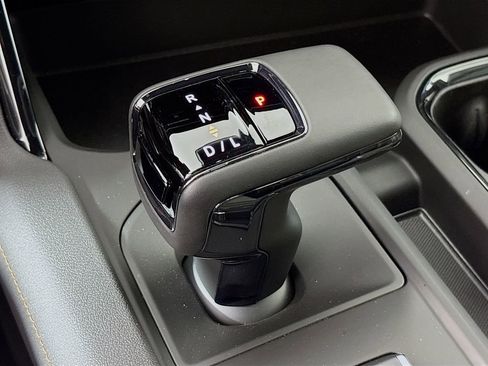 Certified 2026 GMC Sierra 1500 AT4 w/ Technology Package AWD/4WD image 22