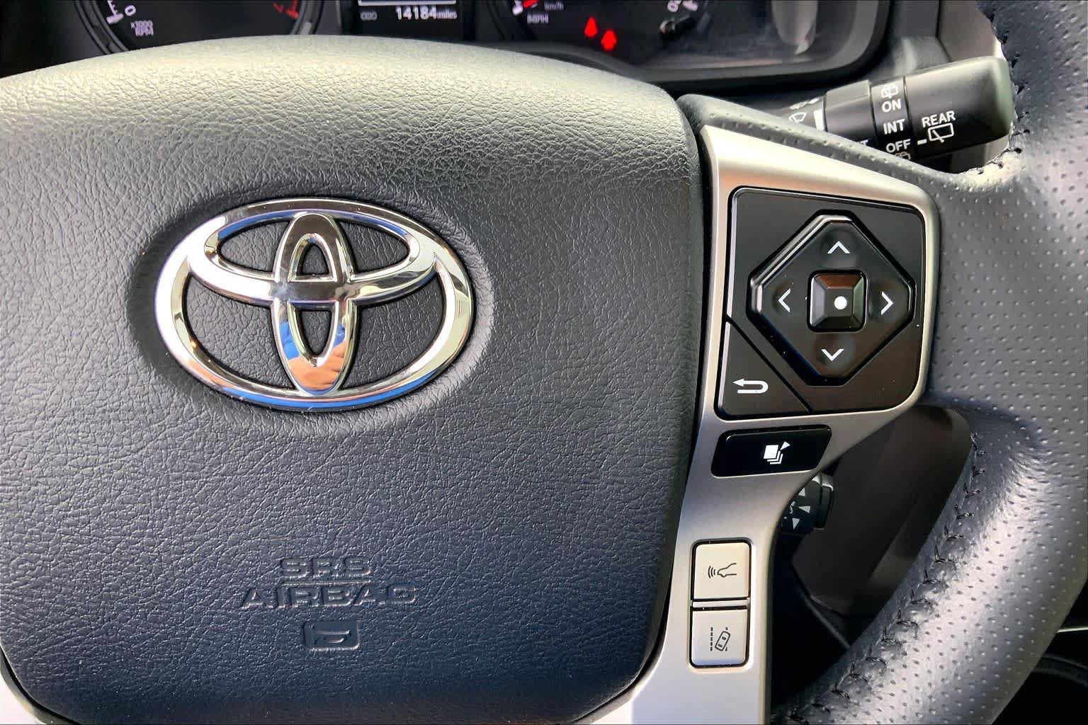 Used 2021 Toyota 4Runner SR5 Premium w/ Moonroof Package RWD image 25