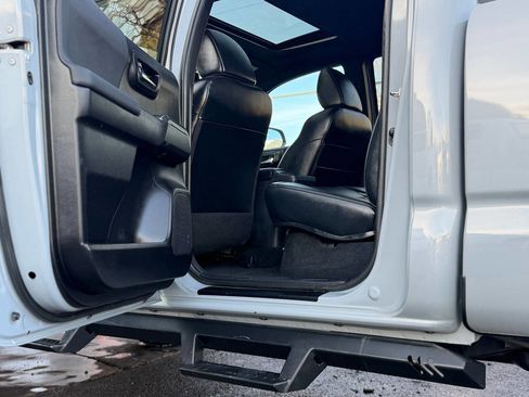 Used 2019 Toyota Tacoma TRD Off-Road image 27