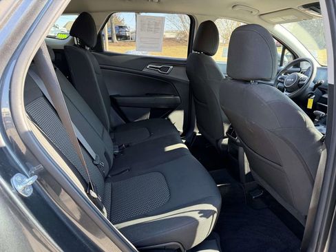 Used 2024 Kia Sportage LX image 12