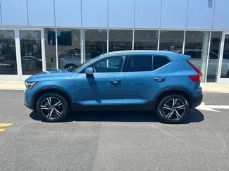Used 2025 Volvo XC40 B5 Core AWD/4WD video 2