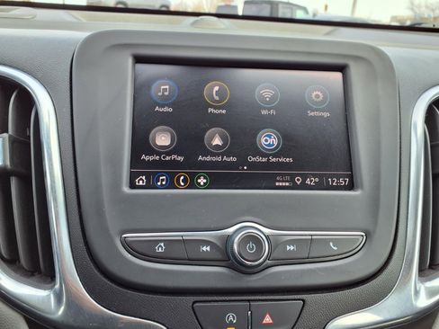 Used 2022 Chevrolet Equinox LS image 3