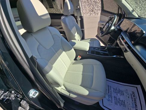 Used 2025 Kia Sorento S w/ Panoramic Sunroof Package image 32