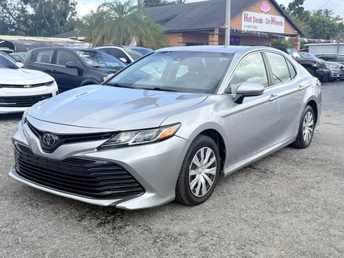 Used 2018 Toyota Camry L FWD image 2