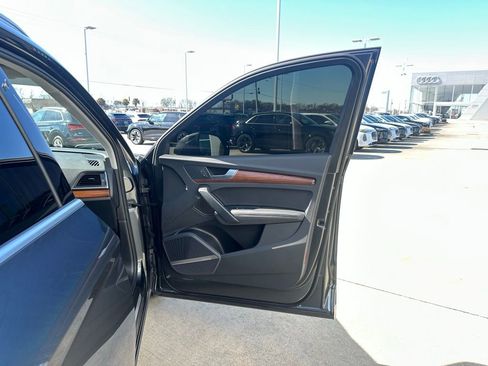 Used 2023 Audi Q5 2.0T Prestige w/ Prestige Package image 28