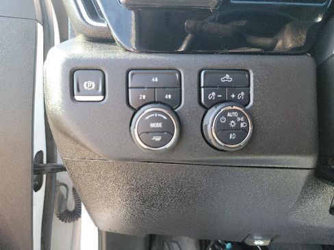 Used 2025 Chevrolet Silverado 2500 LT AWD/4WD image 16