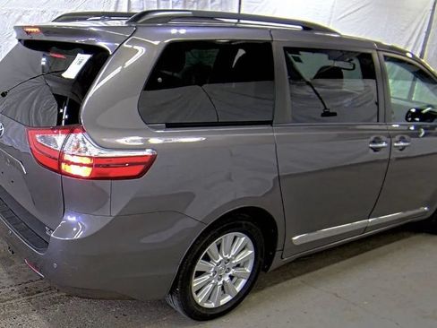 Used 2017 Toyota Sienna XLE w/ XLE Navigation Package AWD/4WD image 2