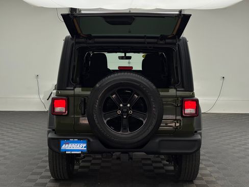 Used 2022 Jeep Wrangler Unlimited Sport AWD/4WD image 10