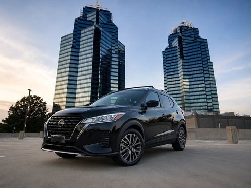 Used 2023 Nissan Kicks SV w/ Interior Electronics Package FWD image 1