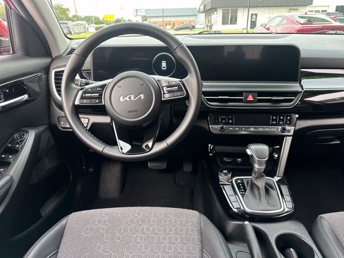 Used 2024 Kia Seltos S FWD image 15