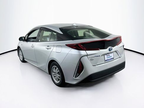 Used 2018 Toyota Prius Prime Premium FWD image 7