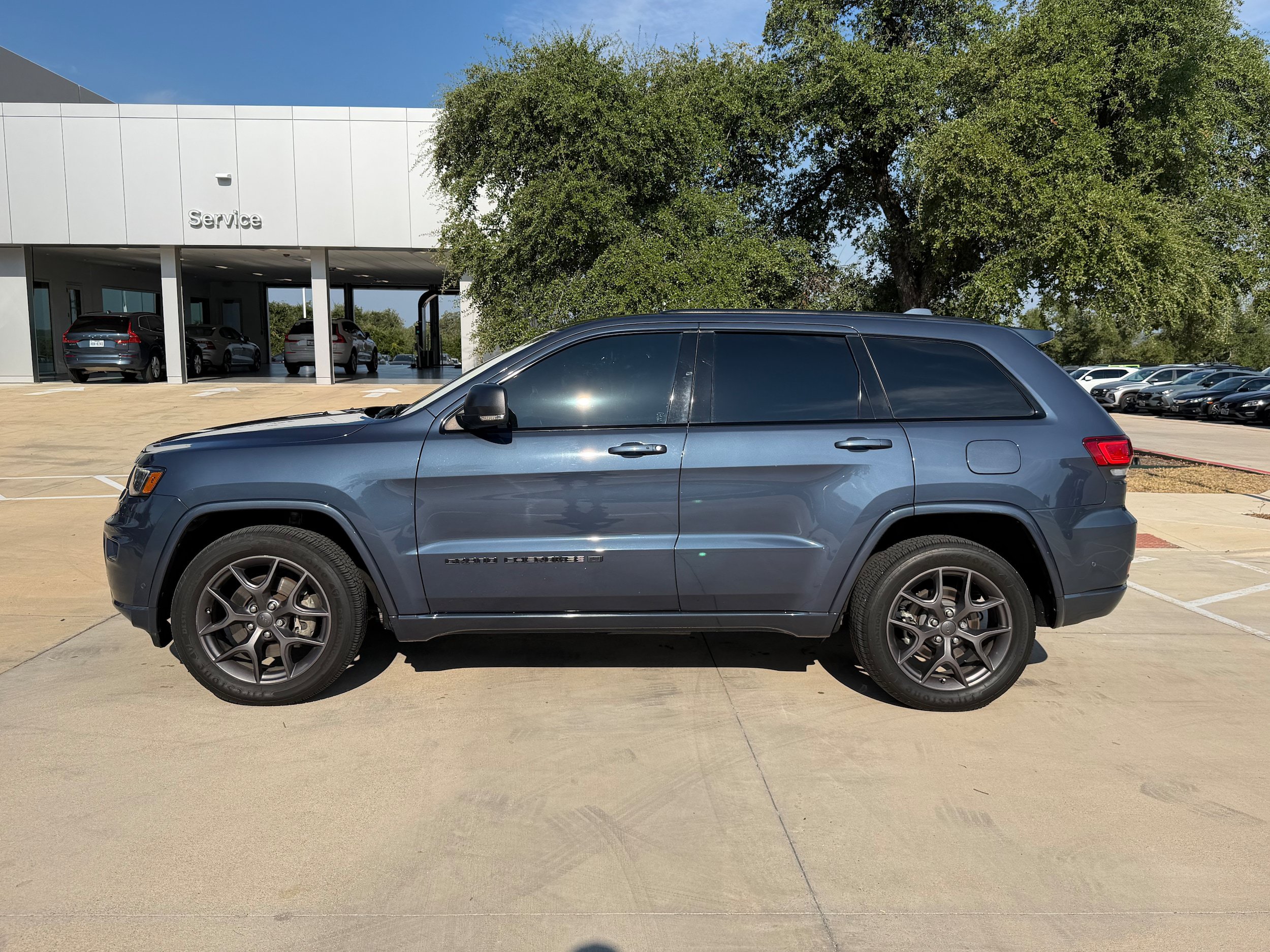 Used 2021 Jeep Grand Cherokee Limited w/ Quick Order Package 28K 80th AWD/4WD image 3
