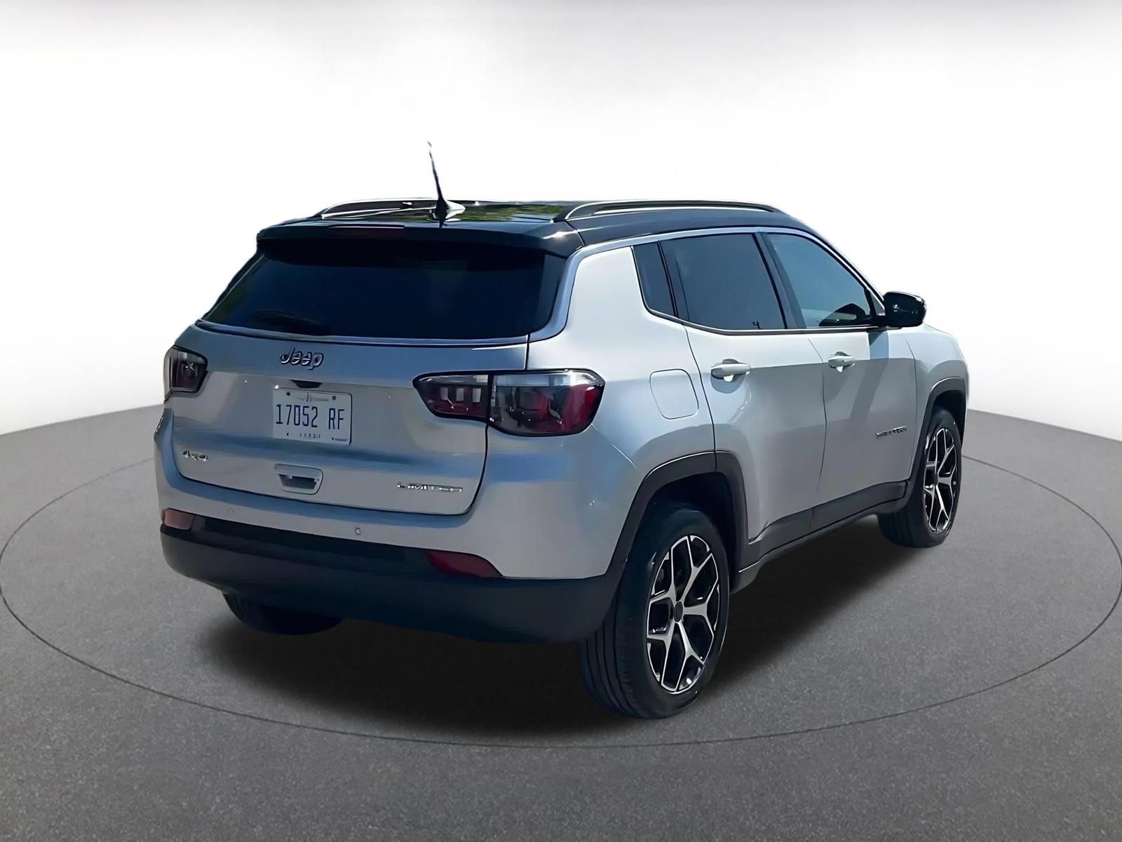 Used 2025 Jeep Compass Limited AWD/4WD image 13