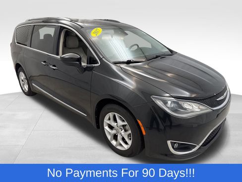 Used 2017 Chrysler Pacifica Touring-L Plus w/ Tire & Wheel Group image 1