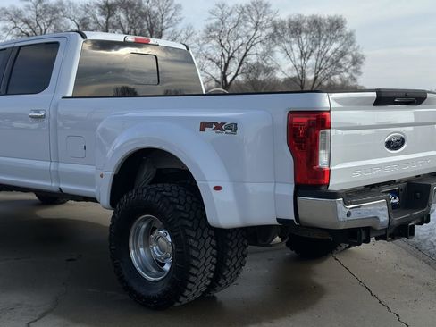 Used 2019 Ford F350 Lariat w/ Lariat Ultimate Package image 2