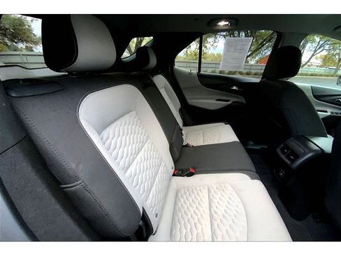 Used 2021 Chevrolet Equinox LT image 27