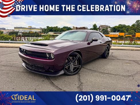 Used 2021 Dodge Challenger R/T Scat Pack w/ Dynamics Package RWD image 2
