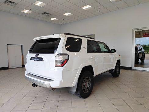 Used 2019 Toyota 4Runner TRD Off-Road Premium AWD/4WD image 3