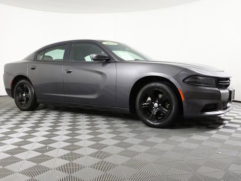 Used 2022 Dodge Charger SXT image 3
