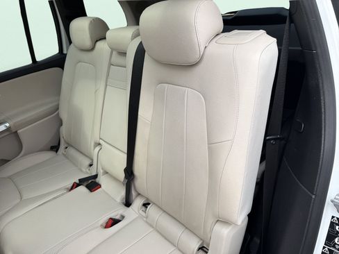 Used 2021 Mercedes-Benz GLB 250 4MATIC image 25