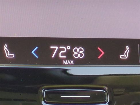 Used 2023 Volvo XC90 B5 Core w/ Protection Package Premier image 22