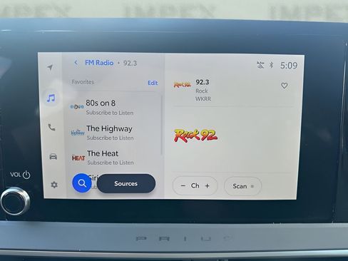 Used 2025 Toyota Prius LE image 16