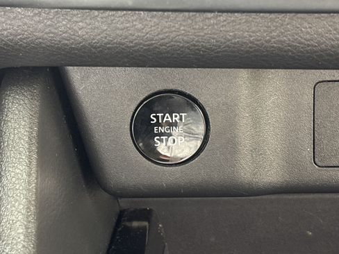Used 2024 Nissan Rogue SV FWD image 15