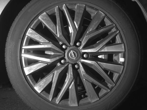 Used 2025 Nissan Altima 2.5 SV FWD image 16