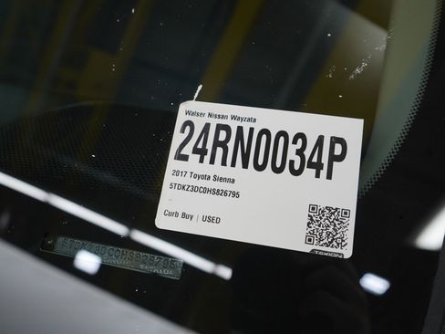 Used 2017 Toyota Sienna LE image 33