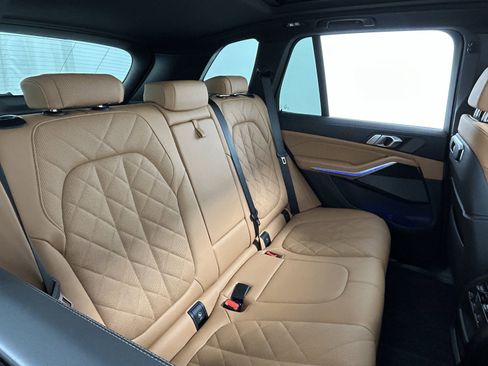 Used 2025 BMW X5 M60i w/ Parking Assistance Package image 41