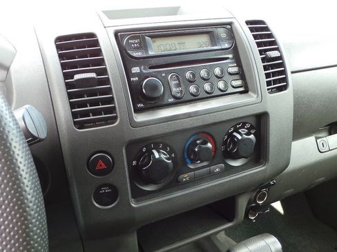 Used 2006 Nissan Frontier XE w/ (G01) XE Preferred Pkg image 5