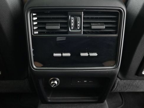Used 2025 Porsche Cayenne Coupe AWD/4WD image 8