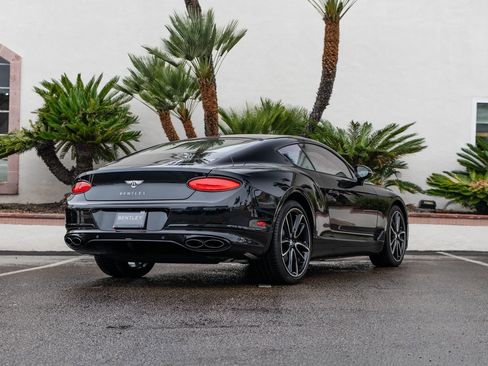 Used 2024 Bentley Continental GT image 32