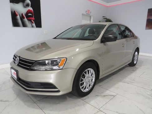 Used 2016 Volkswagen Jetta S image 7
