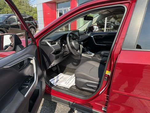 Used 2019 Toyota RAV4 LE w/ All Weather Liner Package AWD/4WD image 2