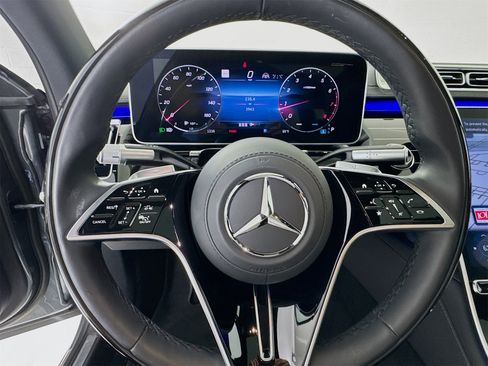 Used 2025 Mercedes-Benz S 580 4MATIC Sedan image 12