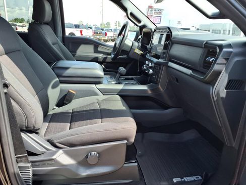 Used 2024 Ford F150 XLT w/ XLT Black Appearance Package RWD image 18