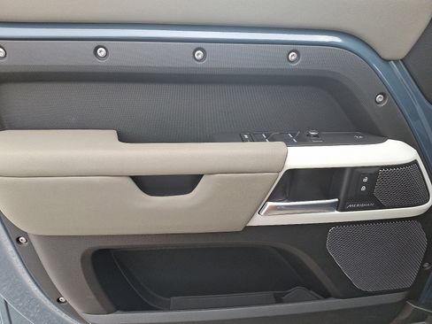 Used 2020 Land Rover Defender 110 S image 12