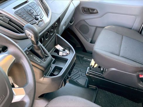 Used 2019 Ford Transit 150 XLT image 17