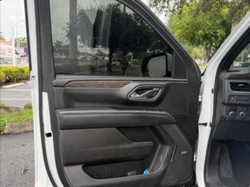 Used 2021 Chevrolet Suburban LT RWD image 27