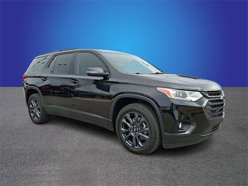 Used 2021 Chevrolet Traverse RS image 3