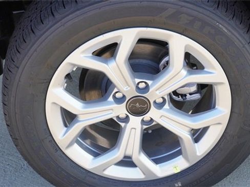 New 2026 Jeep Compass Latitude image 11