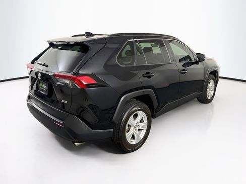 Used 2019 Toyota RAV4 XLE w/ Convenience Package FWD image 9