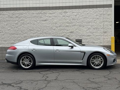 Used 2014 Porsche Panamera S RWD image 17