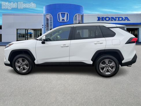 Used 2025 Toyota RAV4 XLE image 3