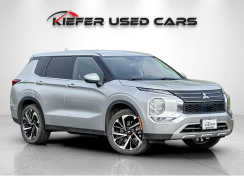 Used 2024 Mitsubishi Outlander SE FWD image 40