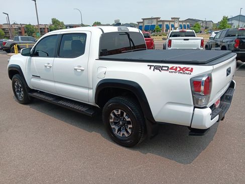 Used 2023 Toyota Tacoma TRD Off-Road w/ TRD Premium Off Road Package AWD/4WD image 3