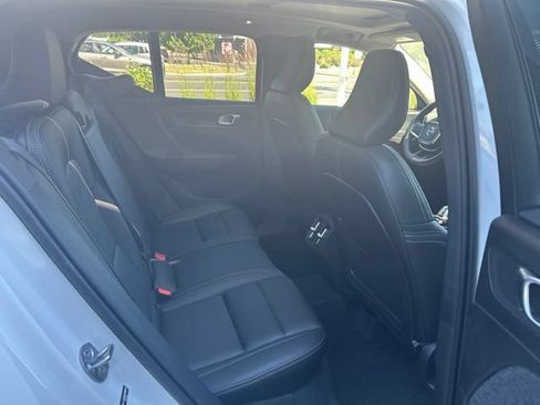Certified 2025 Volvo XC40 B5 Plus AWD/4WD image 13
